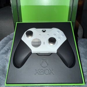 XBOX Elite Series 2 Controller *Like New*